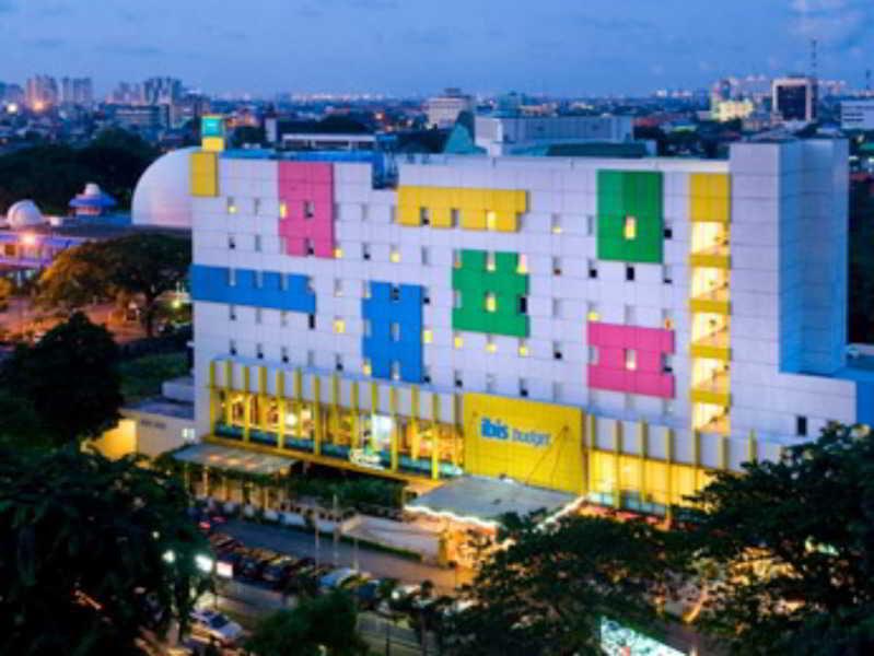 Hotel Ibis Budget Jakarta Cikini Exterior foto